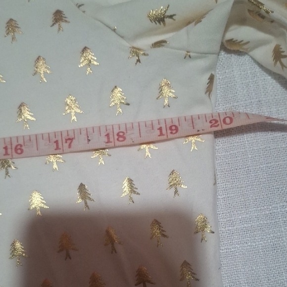 Talbots Women's White Tee with Gold Pineapple Design LP - Picture 5 of 7